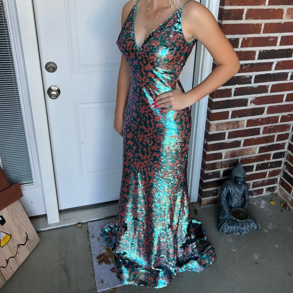 Jovani reverse sequin gown - Picture 3 of 4